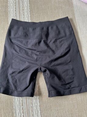 Aurora scrunch gym shorts